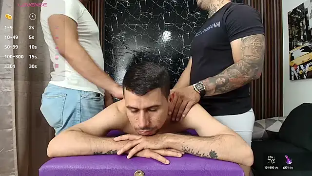 Snapshot of hott_dicks chatting on 02-08-25, 01:11 hott dicks online show from 02-08-25, 01:11