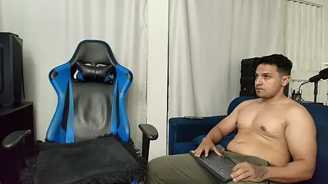 Snapshot of hott_dicks chatting on 07-19-26, 01:31 hott dicks online show from 07-19-26, 01:31