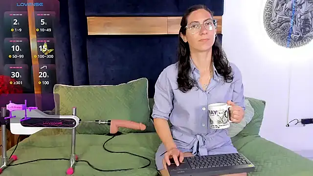 Snapshot of Andromeda-jade chatting on 02-08-25, 03:30 Andromeda-jade online show from 02-08-25, 03:30