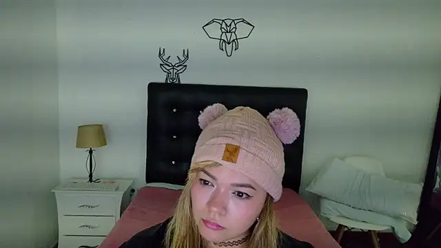 Snapshot of Cuckold_lover69 chatting on 01-04-25, 10:27 Cuckold lover69 online show from 01-04-25, 10:27