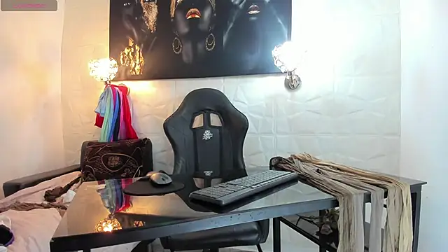 miss lucero1 online show from 11-05-25, 01:49