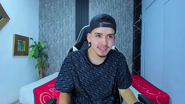 Mike 0233  online show from 02-03-26, 03:37