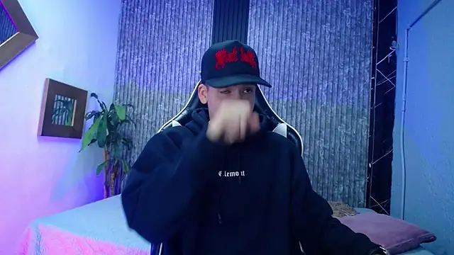 Mike 0233  online show from 02-07-26, 04:16