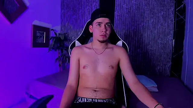 Mike 0233  online show from 02-12-26, 04:40