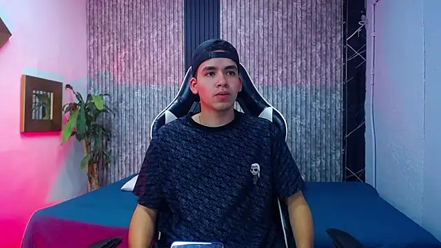 Mike 0233  online show from 02-13-26, 03:57