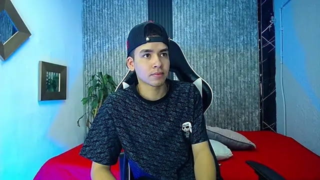 Mike 0233  online show from 02-15-26, 04:09