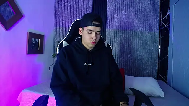 Mike 0233  online show from 02-18-26, 04:19