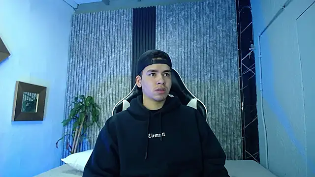 Mike 0233  online show from 02-19-26, 04:52