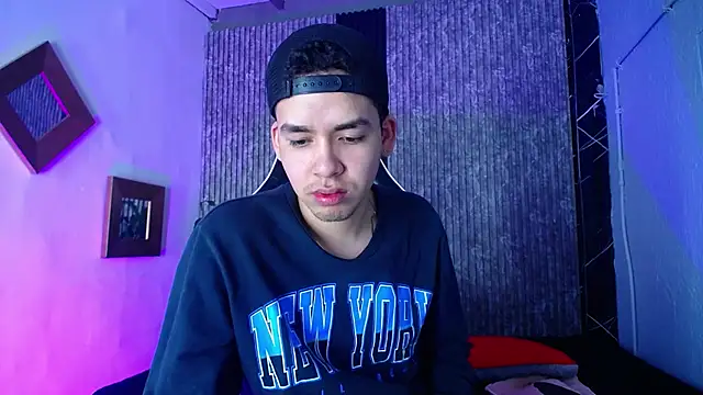 Mike 0233  online show from 02-20-26, 04:20