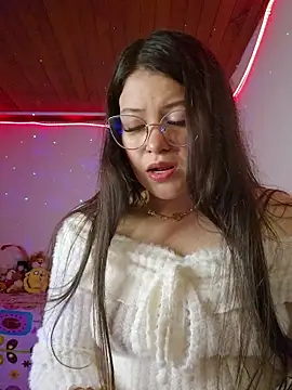 Snapshot of juli05star20 chatting on 06-14-26, 10:23 juli05star20 online show from 06-14-26, 10:23