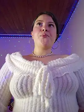 Snapshot of juli05star20 chatting on 07-09-26, 03:10 juli05star20 online show from 07-09-26, 03:10