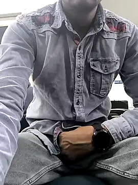 toxicboy121212 online show from 03-13-25, 12:46