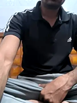 Snapshot of toxicboy121212 chatting on 02-26-26, 04:28 toxicboy121212 online show from 02-26-26, 04:28