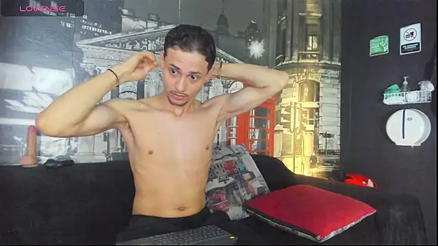 Snapshot of CloeRodriguez chatting on 05-09-26, 10:15 CloeRodriguez online show from 05-09-26, 10:15