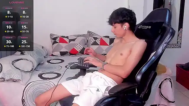 cute diego  online show from 10-22-25, 11:04