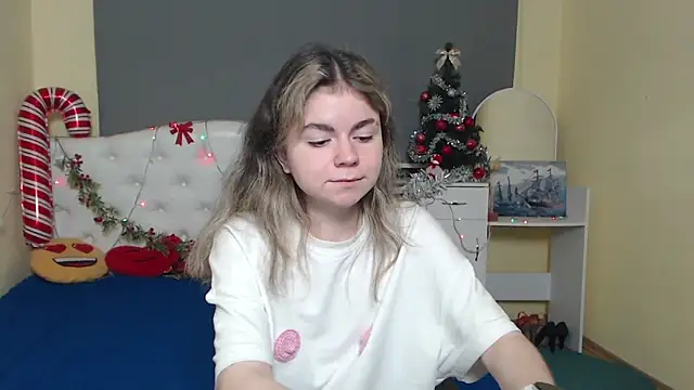 TinaRedly online show from 12-16-25, 06:35