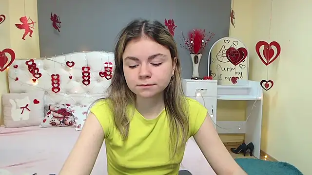 TinaRedly online show from 02-10-26, 07:40