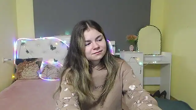 TinaRedly online show from 04-23-26, 06:58