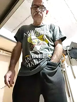 Snapshot of bottomhairy chatting on 12-10-24, 03:22 bottomhairy online show from 12-10-24, 03:22