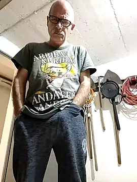 Snapshot of bottomhairy chatting on 02-27-25, 08:42 bottomhairy online show from 02-27-25, 08:42