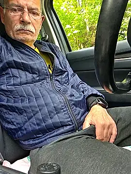 Snapshot of bottomhairy chatting on 09-11-25, 12:05 bottomhairy online show from 09-11-25, 12:05