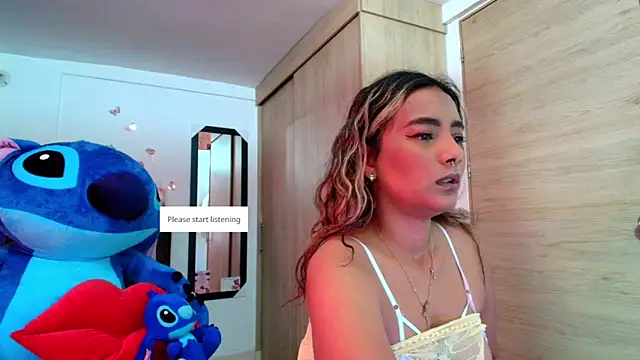 Snapshot of megan_collins96 chatting on 10-21-25, 07:36 megan collins96 online show from 10-21-25, 07:36