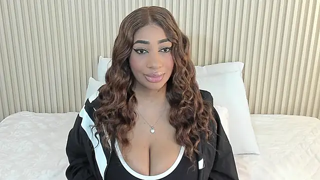 Snapshot of charlottebrowns_ chatting on 04-20-26, 12:19 charlottebrowns online show from 04-20-26, 12:19