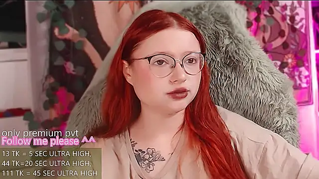 Snapshot of me__hanna chatting on 06-14-26, 02:46 me hanna online show from 06-14-26, 02:46