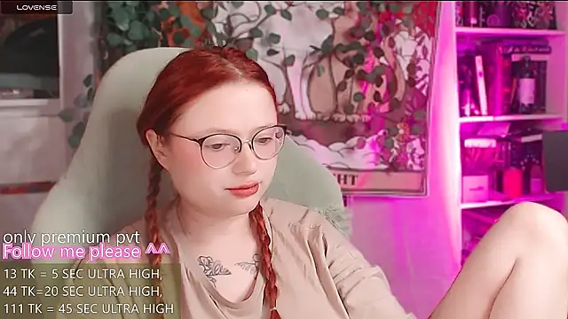 Snapshot of me__hanna chatting on 06-21-26, 03:09 me hanna online show from 06-21-26, 03:09