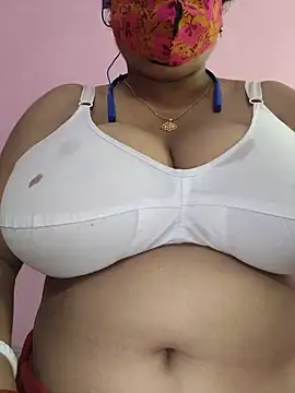 Snapshot of Kayra_34 chatting on 06-18-26, 04:35 Kayra 34 online show from 06-18-26, 04:35