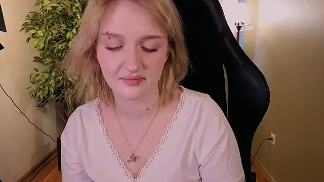 ELLIEJAY online show from 03-08-26, 05:11