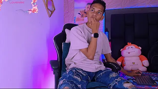 Snapshot of dilan_alfonzo chatting on 06-16-26, 06:32 dilan alfonzo online show from 06-16-26, 06:32