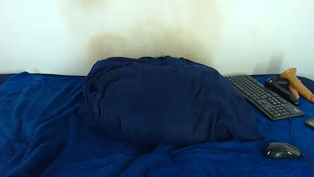 Snapshot of FAT_ASS27 chatting on 12-22-25, 03:14 FAT ASS27 online show from 12-22-25, 03:14