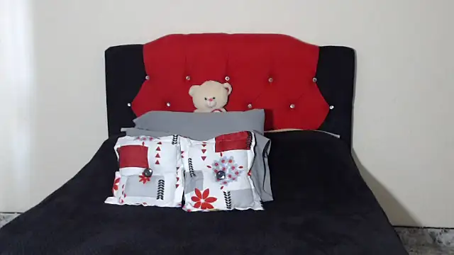 Crystal milkmature online show from 03-12-25, 09:03