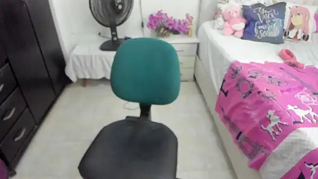 Snapshot of Ammy_Queen chatting on 02-01-25, 01:44 Ammy Queen online show from 02-01-25, 01:44