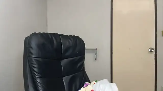 SassyJessi online show from 11-21-25, 04:11