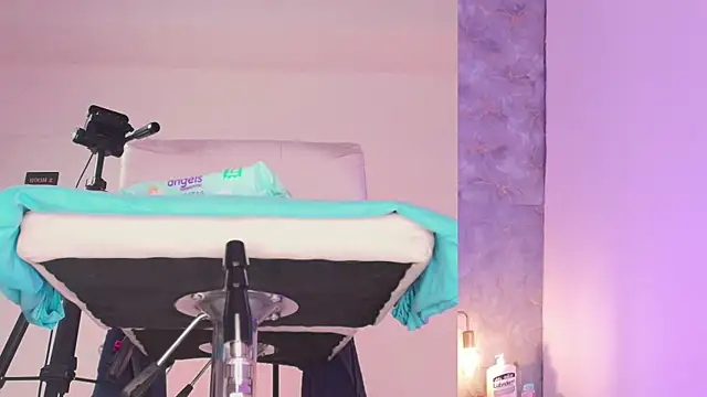 Snapshot of Angelst__ chatting on 10-11-25, 06:56 Angelst online show from 10-11-25, 06:56