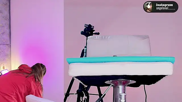 Angelst   online show from 02-13-26, 08:43