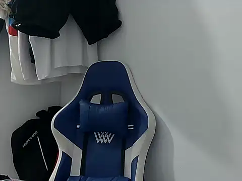 Snapshot of ElSexyPerson chatting on 11-02-25, 07:38 ElSexyPerson online show from 11-02-25, 07:38