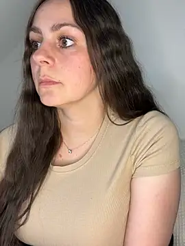 Snapshot of Loella-Rose chatting on 05-02-26, 06:13 Loella-Rose online show from 05-02-26, 06:13