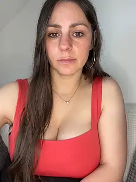 Snapshot of Loella-Rose chatting on 05-18-26, 07:47 Loella-Rose online show from 05-18-26, 07:47