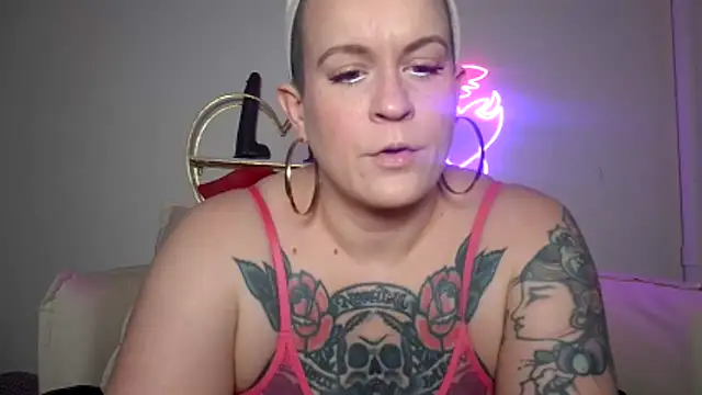 quinnmariexo online show from 02-05-26, 10:47