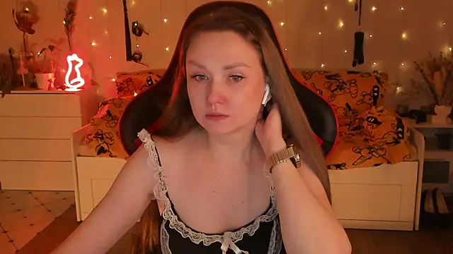 Snapshot of desperatehousewife__ chatting on 11-15-25, 05:42 desperatehousewife online show from 11-15-25, 05:42