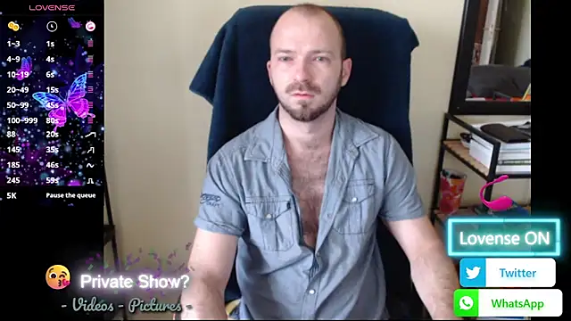 Snapshot of RealManHaveHairy chatting on 06-04-26, 04:07 RealManHaveHairy online show from 06-04-26, 04:07