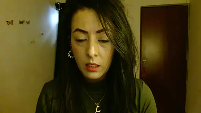 Snapshot of ella_peck chatting on 06-16-26, 07:49 ella peck online show from 06-16-26, 07:49