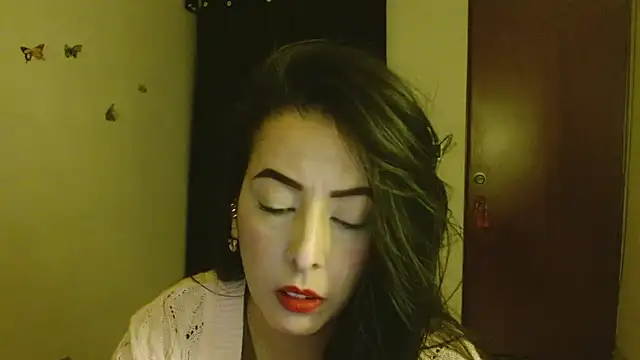 Snapshot of ella_peck chatting on 06-25-26, 05:12 ella peck online show from 06-25-26, 05:12