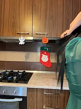 Hotmomcheckk  online show from 01-06-26, 10:19