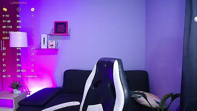 Snapshot of danny_goddess chatting on 12-11-24, 03:45 danny goddess online show from 12-11-24, 03:45