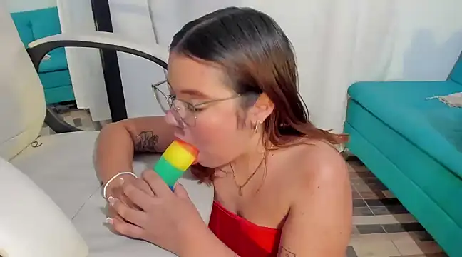 Snapshot of maddy066 chatting on 03-11-25, 05:05 maddy066 online show from 03-11-25, 05:05