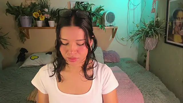 Snapshot of MiaaRose chatting on 06-27-26, 04:56 MiaaRose online show from 06-27-26, 04:56